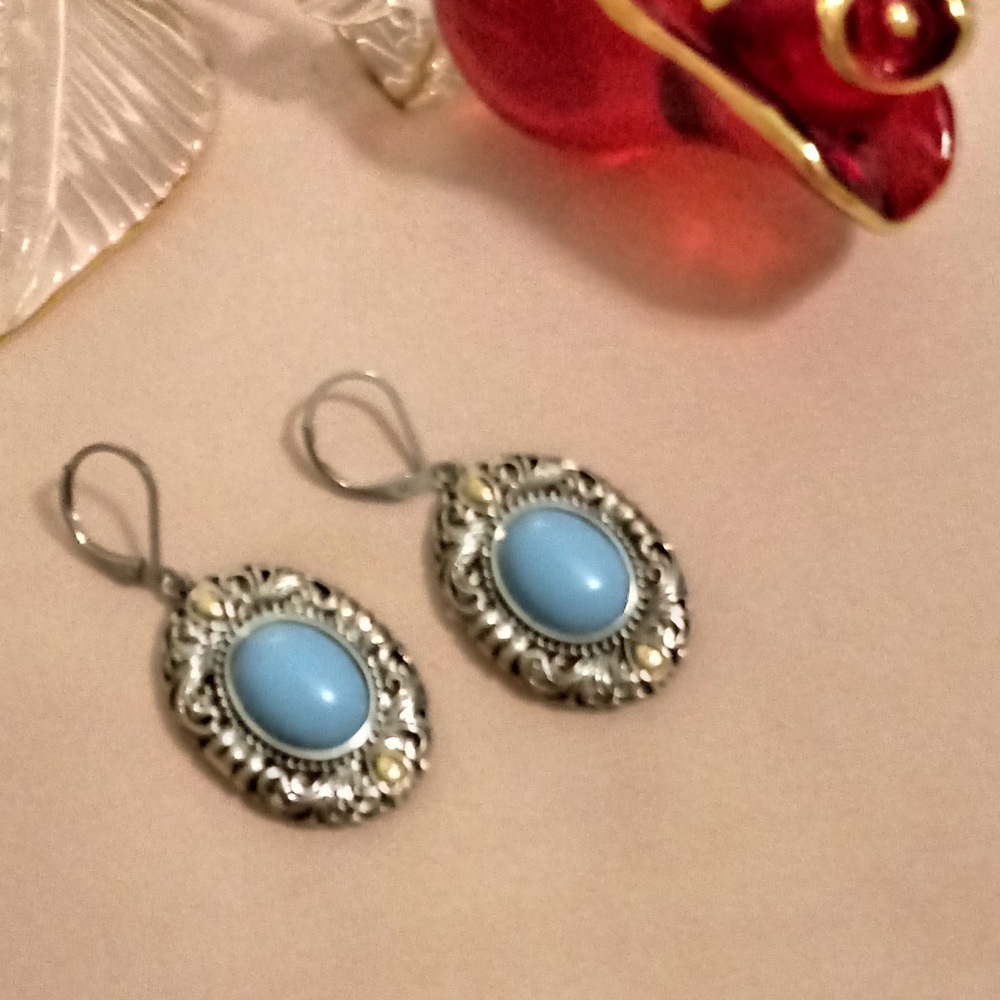 NWOT Blue Howlite Leverback Earrings